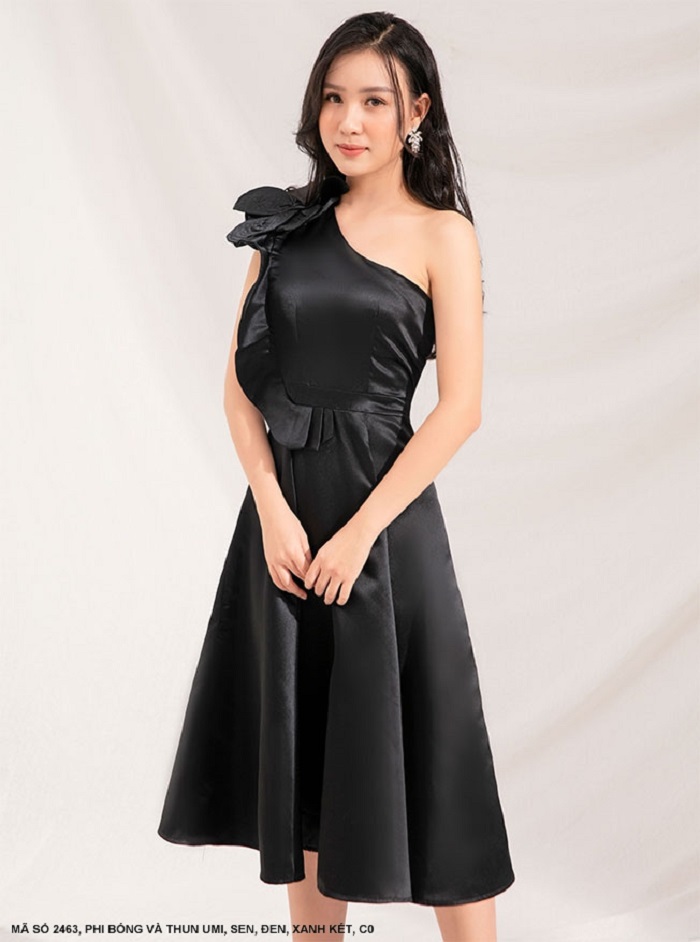 ĐẦM XÒE CỔ XÉO VAI ĐÍNH HOA LỚN SANG TRỌNG-2463